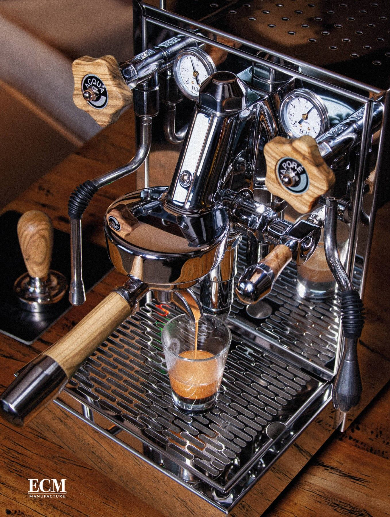 ECM bodenloser Siebträger Grancrema aus Olivenholz