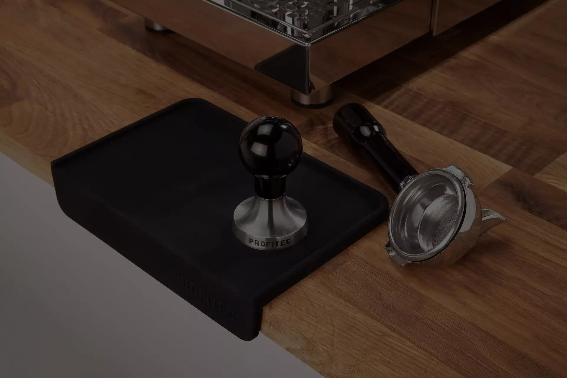 Tampingmatte mit Siebträger und Tamper